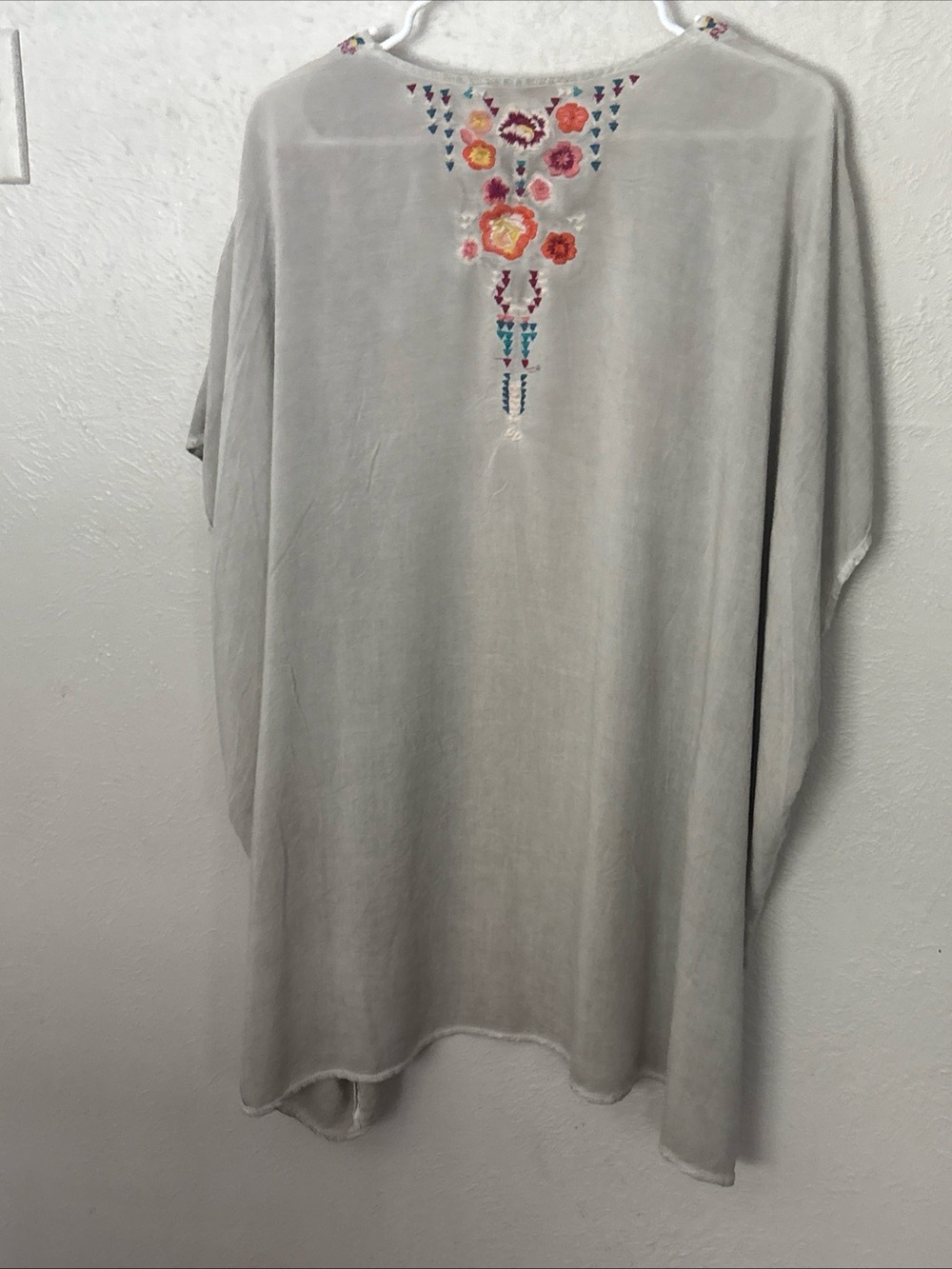 ANDREE BY UNIT Beige Open-Front Embroidered Kimono - Picture 4 of 4